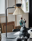 Tischlampe mit gewickeltem Lampenschirm zweifarbig