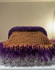 Tasche / Clutch mit Federn, handgehäkelt
