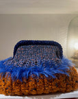 Tasche / Clutch mit Federn, handgehäkelt