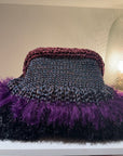Tasche / Clutch mit Federn, handgehäkelt