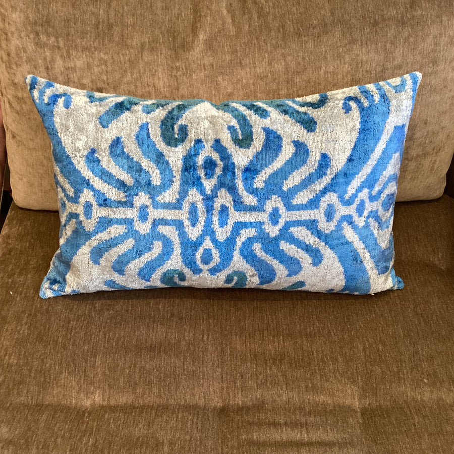 Ikat Kissen Samt 40x60cm Blautöne