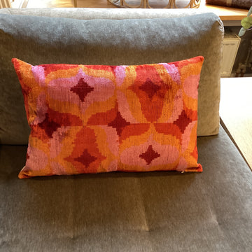 Kissen Samt Ikat 40x60cm orange rot pink