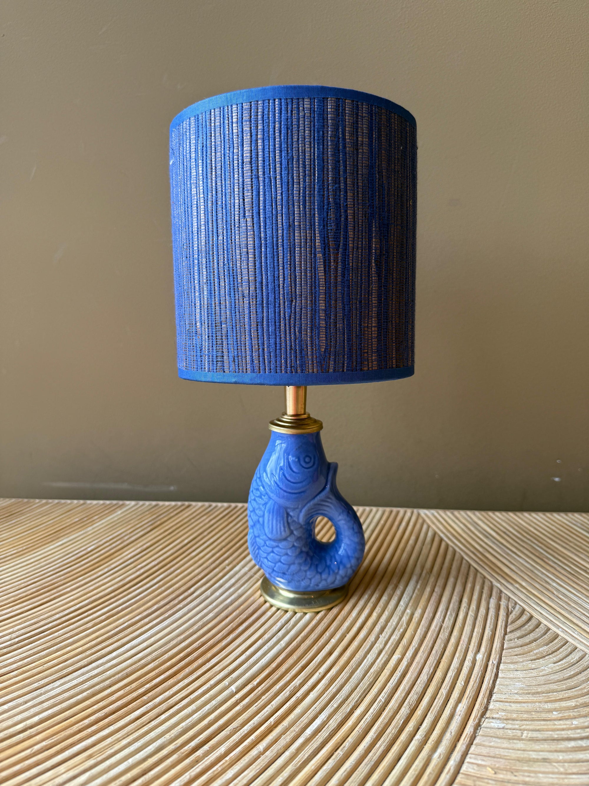 Lampenfuss Fisch blau „Port a Table“