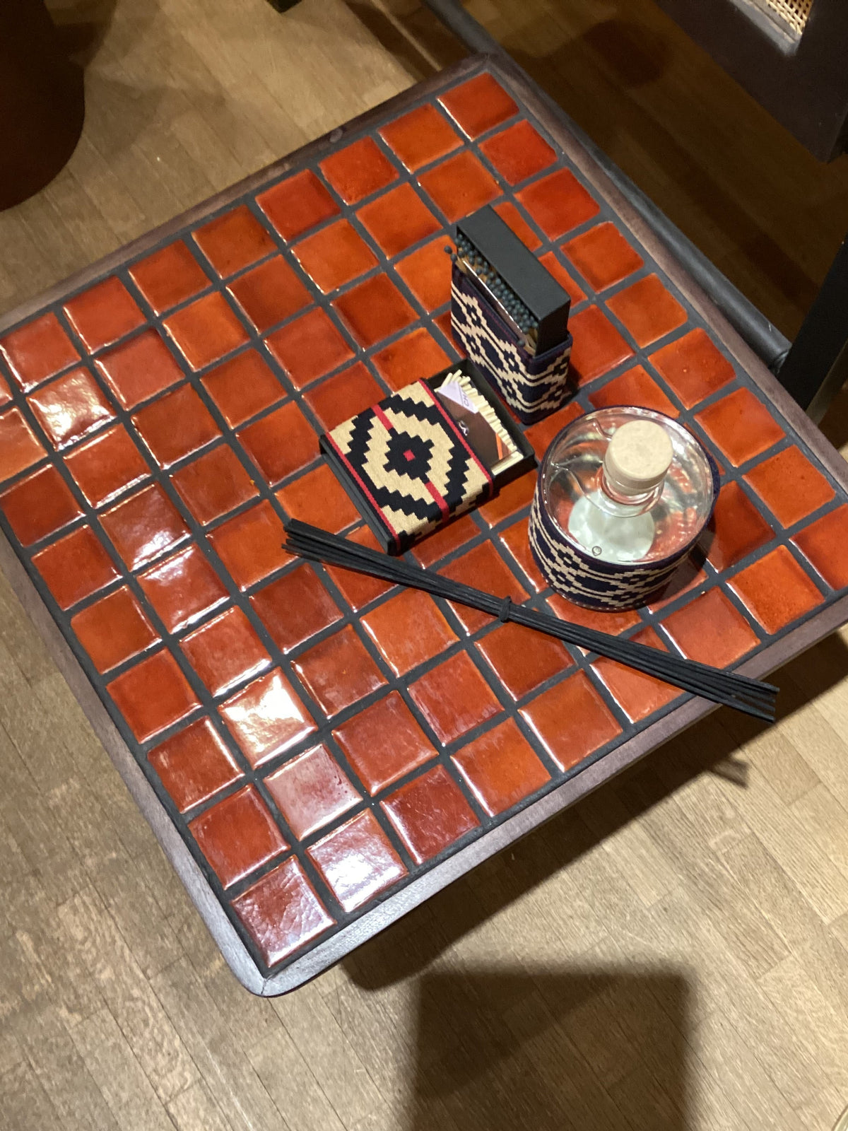 Beistelltisch Fliesen klein rot
