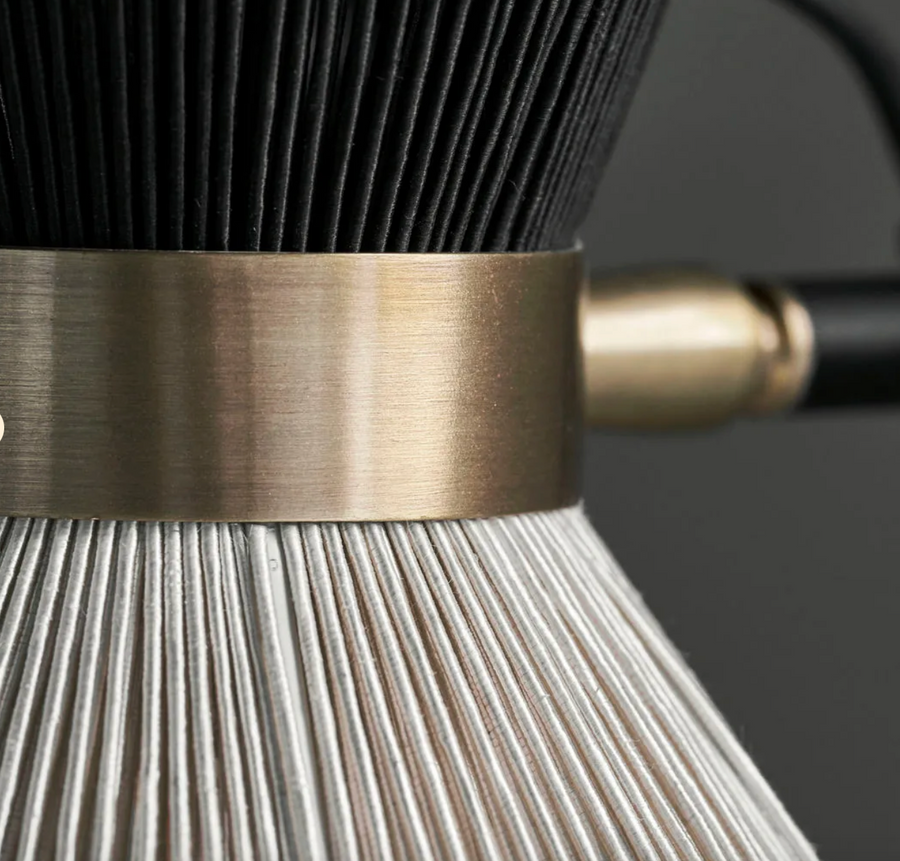 Tischlampe mit gewickeltem Lampenschirm zweifarbig
