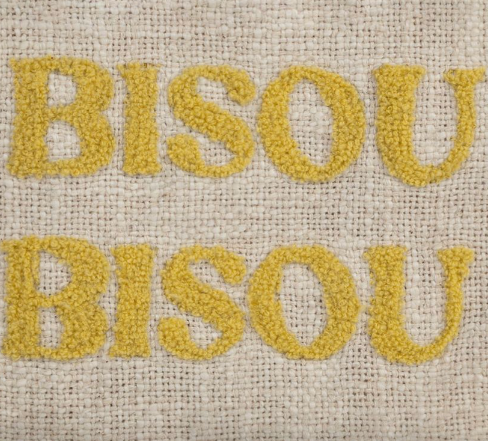 Tasche bestickt Bisou Bisou mit Bogenkante