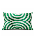 Kissen Ikat Samt 40 x 60 cm grün / weisse Ringe