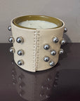 Duftkerze Leder ecru mit Metallkugeln silber
