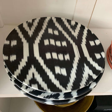 Ikat Teller schwarz/ weiß